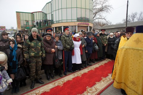 Митрополит Меркурий освятил часовню "Казанская" на привокзальной площади в Таганроге